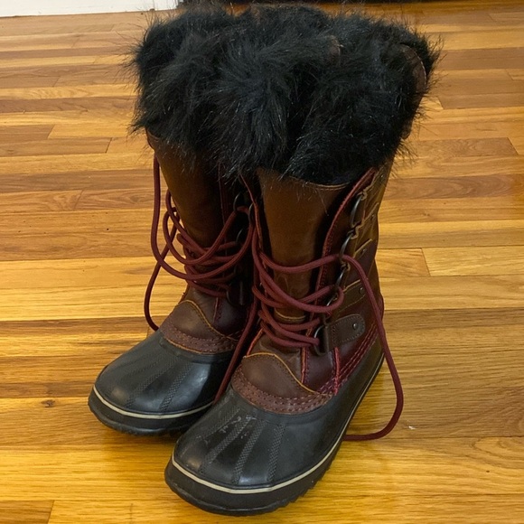 Sorel Women’s Burgundy Fur Lined Winter Snow Boots Size 7 - Picture 1 of 10